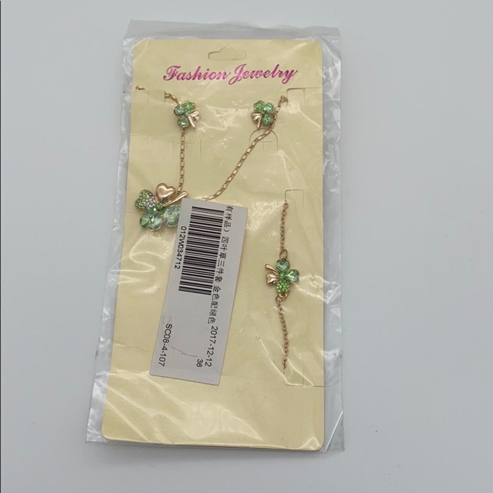 🍭6/$30 Four leaf clover lucky fashion jewelry set for St. Patrick’s Day